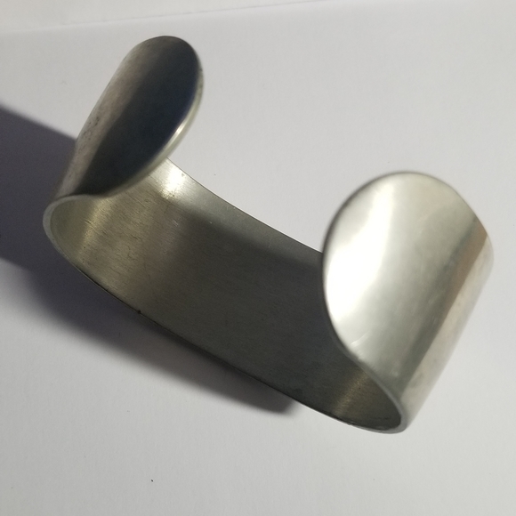 Vintage Pewter cuff bracelet engraved initials silver tone monogram - Picture 8 of 10